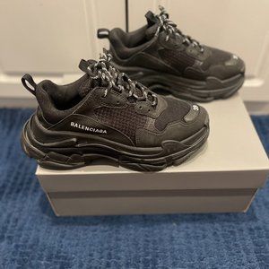 Balenciaga Triple S Sneakers Black size 39
